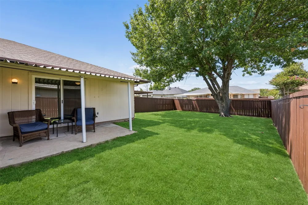 1725 Mayflower Drive Carrollton, TX 75007