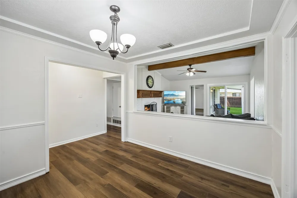 1725 Mayflower Drive Carrollton, TX 75007