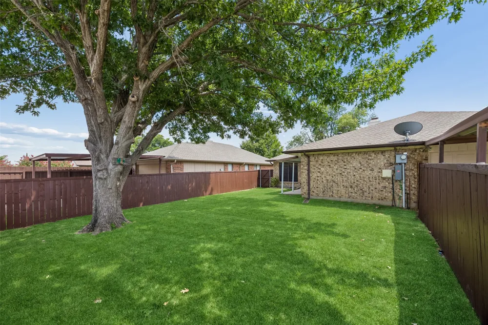 1725 Mayflower Drive Carrollton, TX 75007