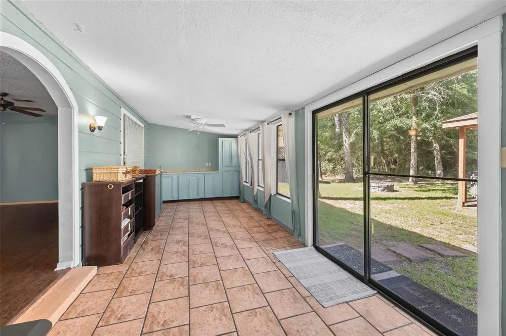 37 Spreading Oak Trinity, TX 75862