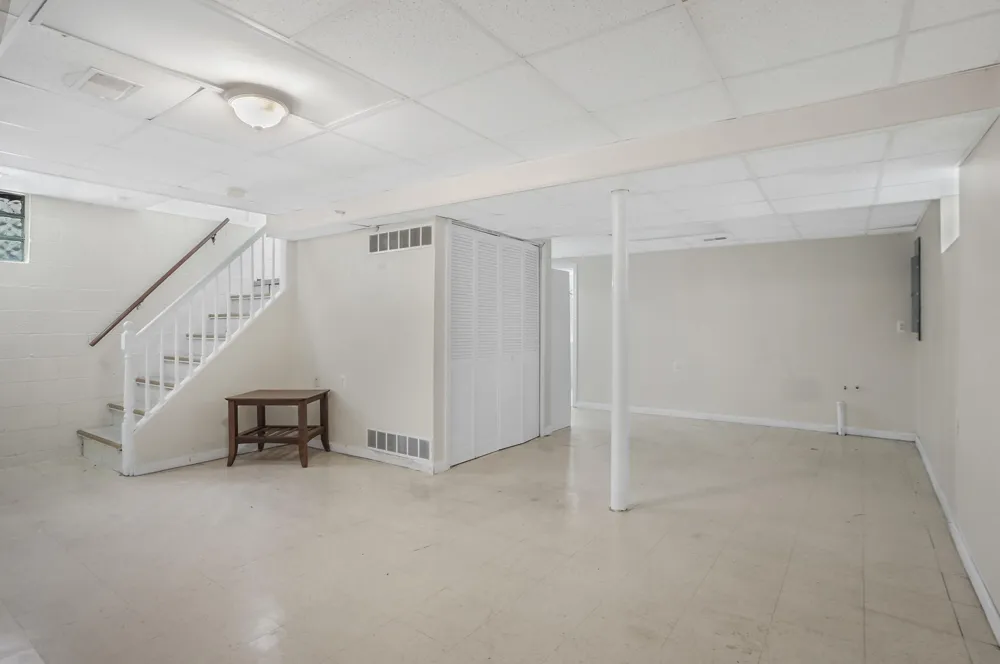 423 S Maple Avenue Royal Oak, MI 48067