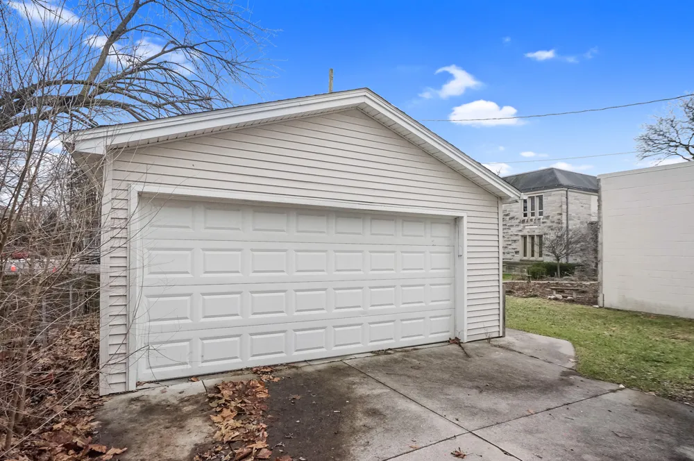 423 S Maple Avenue Royal Oak, MI 48067