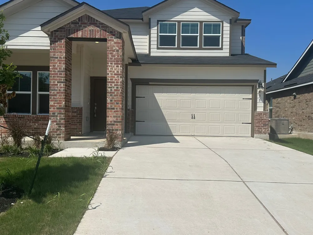 435 Alamito Avenue Kyle, TX 78640