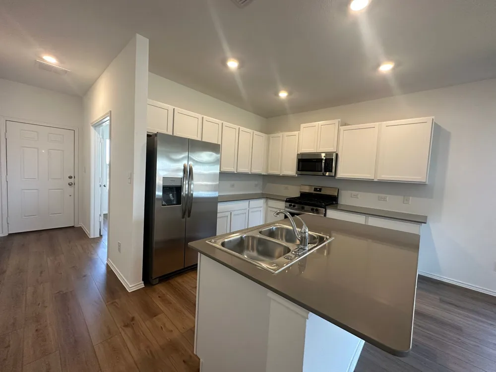435 Alamito Avenue Kyle, TX 78640