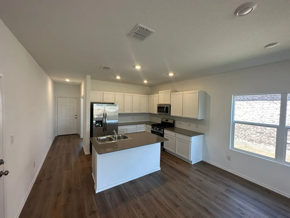435 Alamito Avenue Kyle, TX 78640