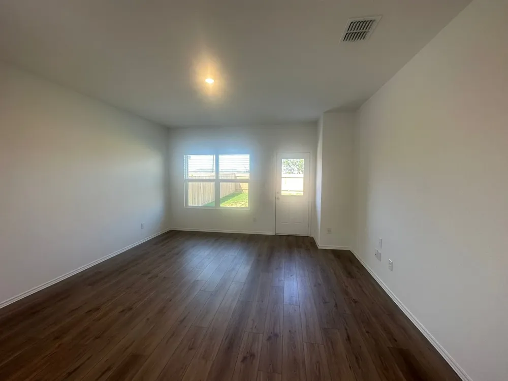 435 Alamito Avenue Kyle, TX 78640