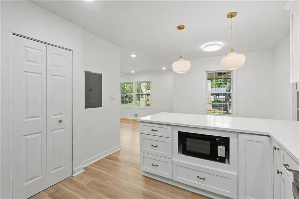 1979 Creekside Court Decatur, GA 30032