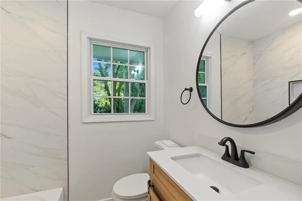 1979 Creekside Court Decatur, GA 30032
