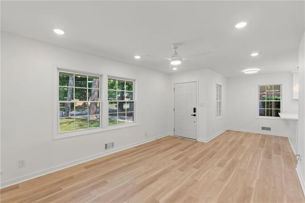 1979 Creekside Court Decatur, GA 30032