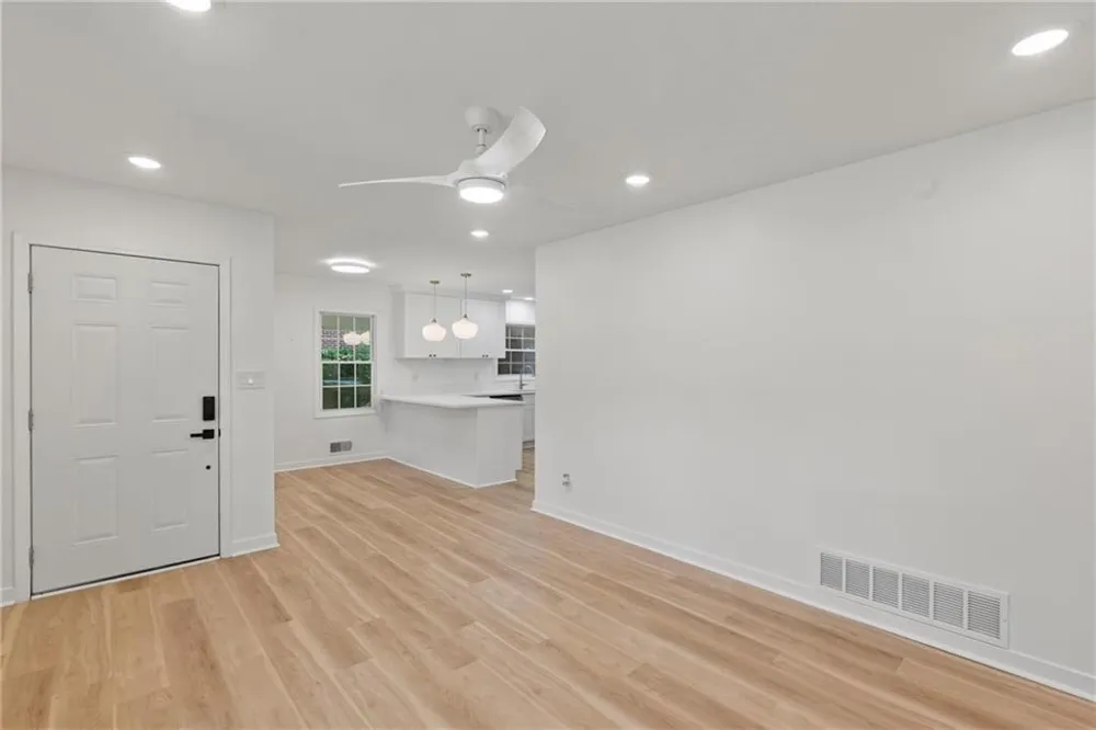 1979 Creekside Court Decatur, GA 30032