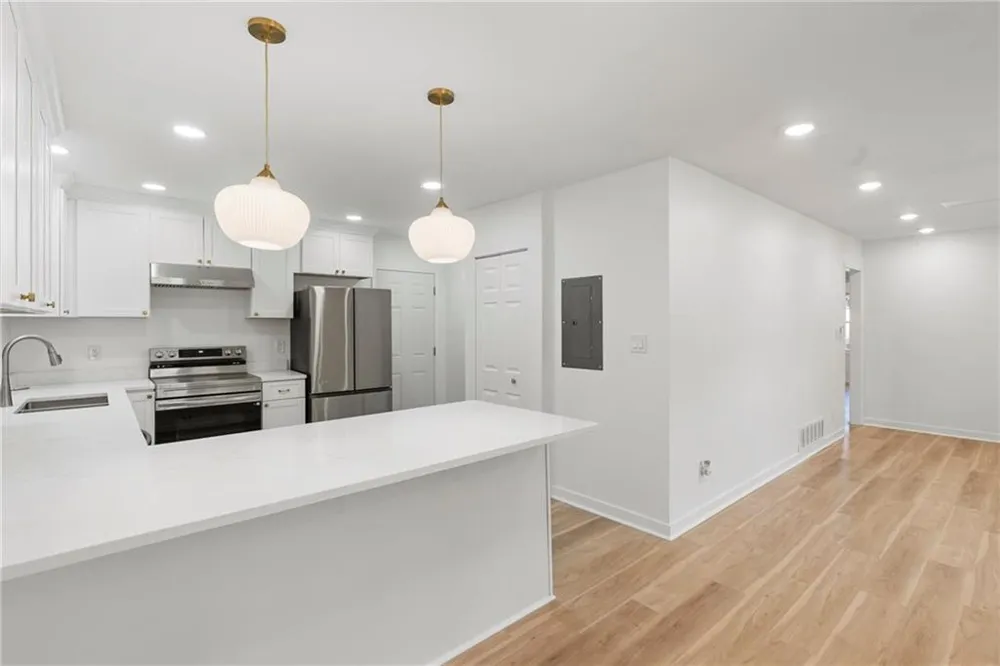 1979 Creekside Court Decatur, GA 30032