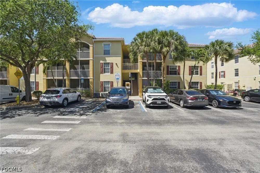 Residence Drive #324 Fort Myers, FL 33901