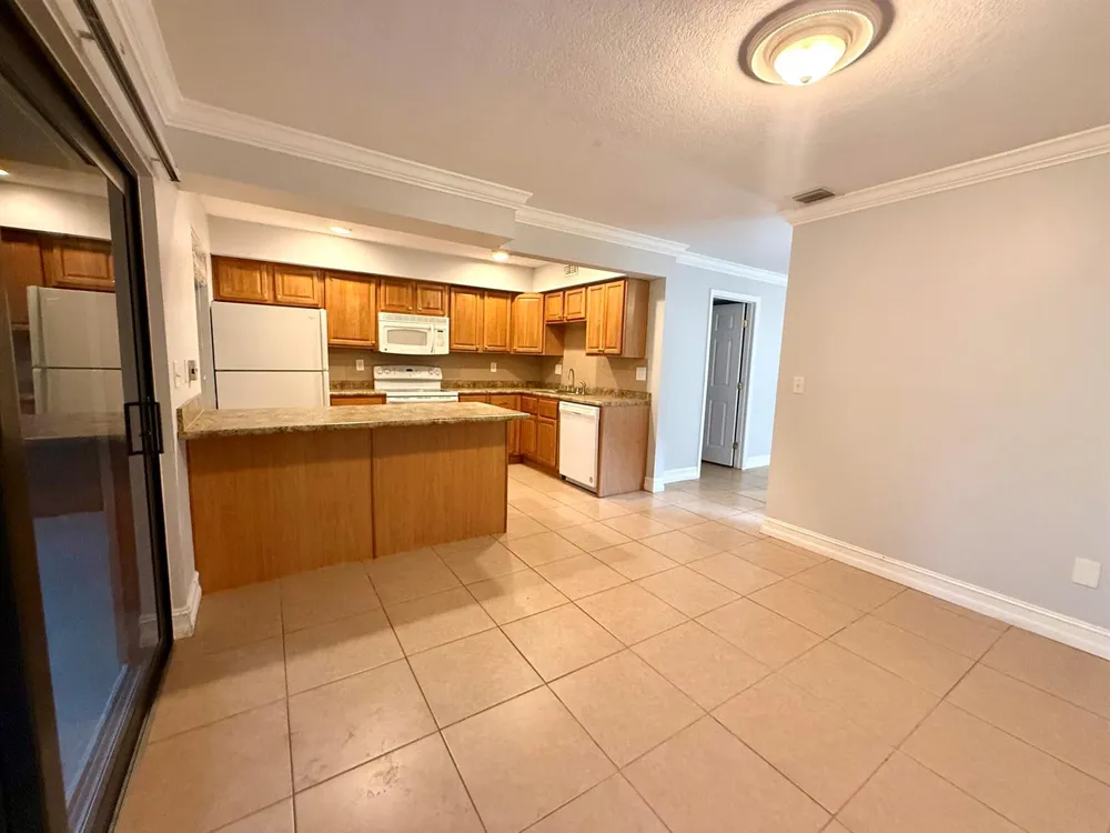814 Sandtree Drive Palm Beach Gardens, FL 33403