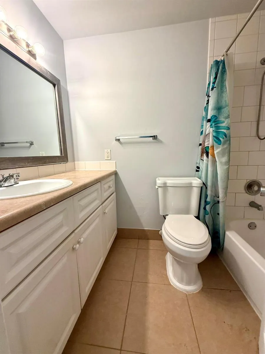 814 Sandtree Drive Palm Beach Gardens, FL 33403