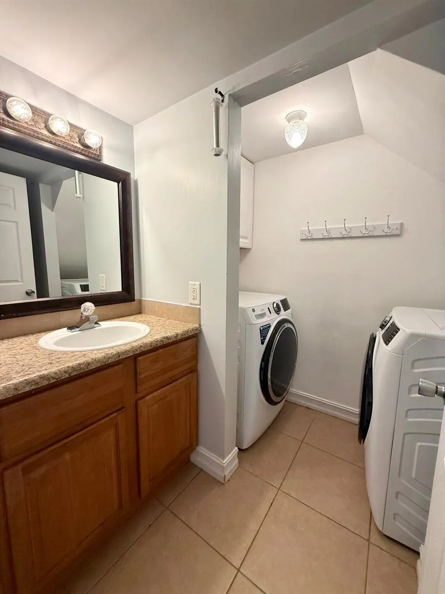 814 Sandtree Drive Palm Beach Gardens, FL 33403