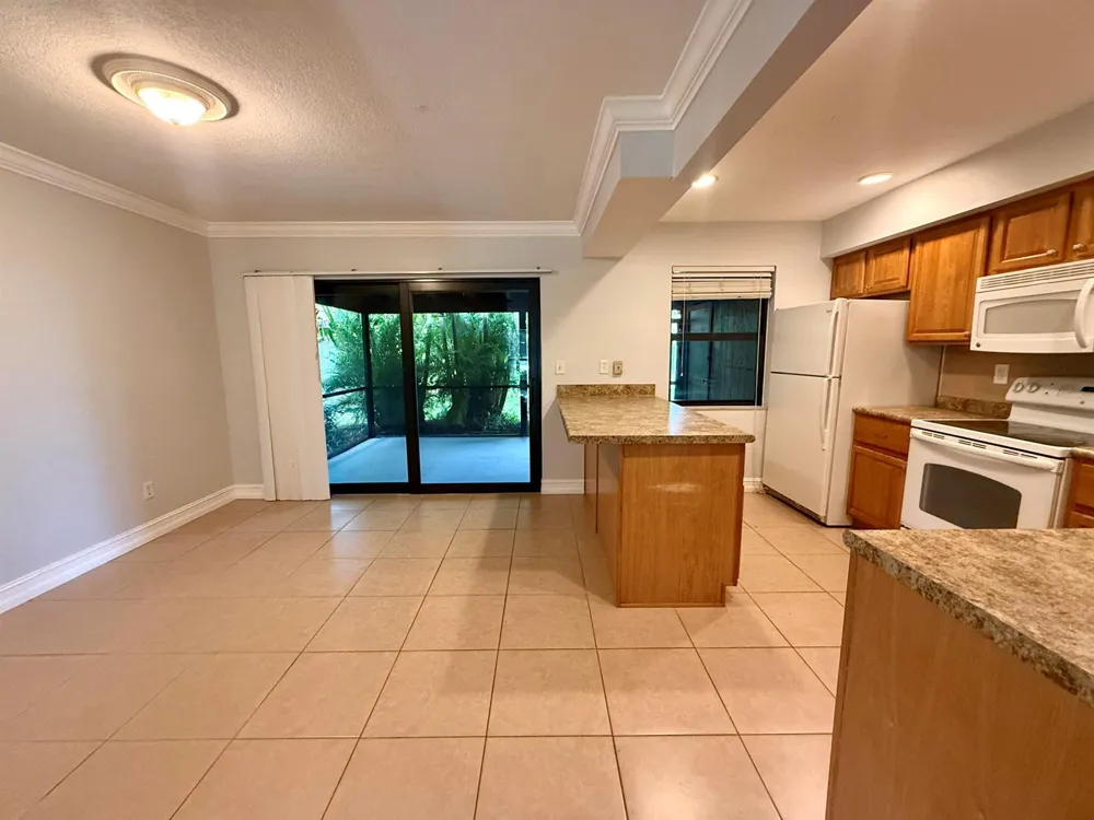 814 Sandtree Drive Palm Beach Gardens, FL 33403