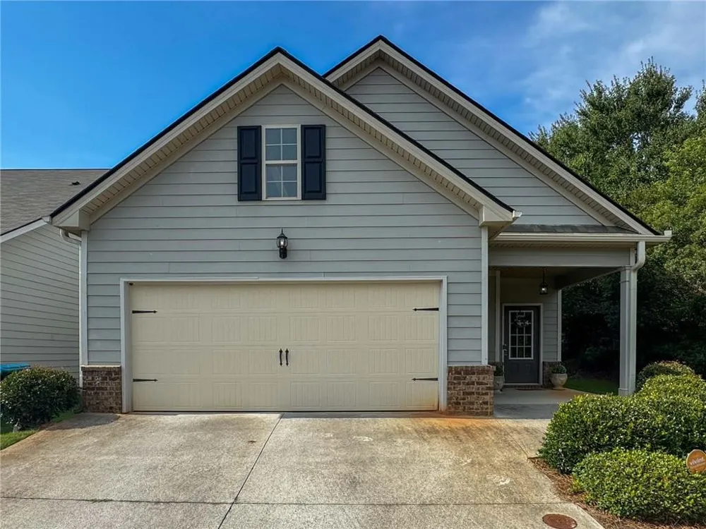 10 Castlemoor Loop Adairsville, GA 30103