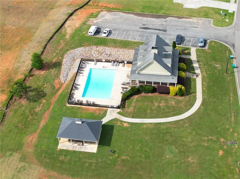 10 Castlemoor Loop Adairsville, GA 30103