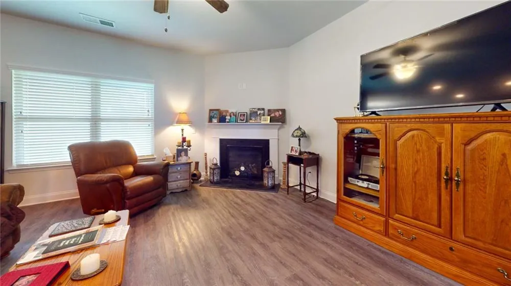 10 Castlemoor Loop Adairsville, GA 30103