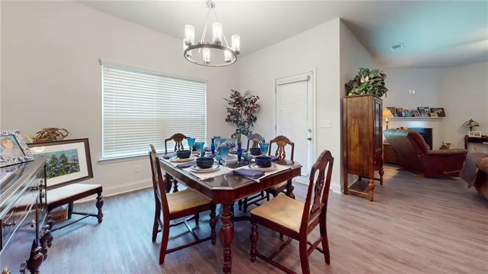 10 Castlemoor Loop Adairsville, GA 30103