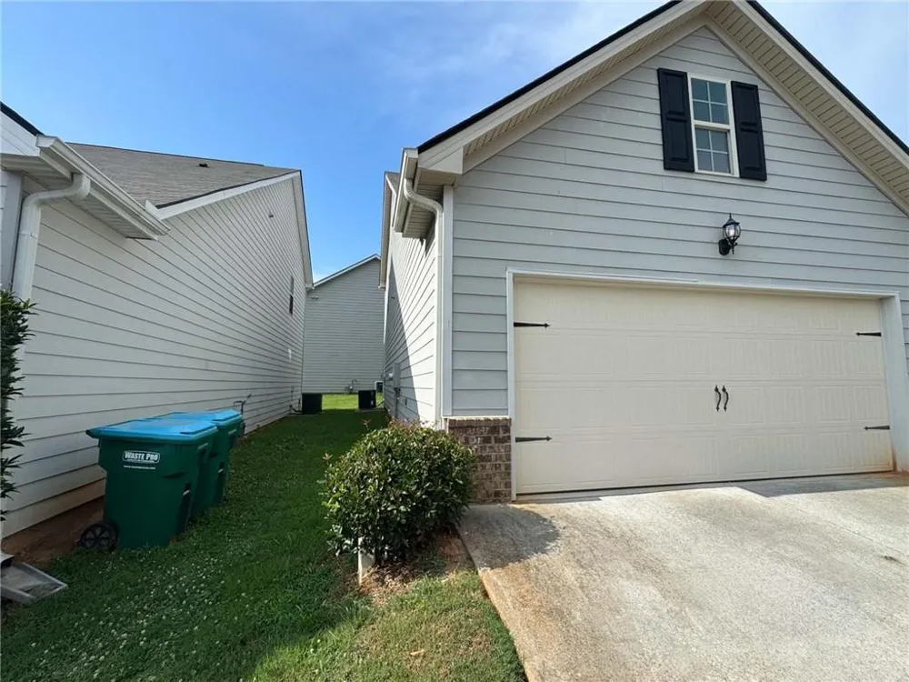 10 Castlemoor Loop Adairsville, GA 30103