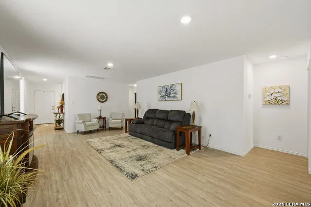 156 Cowboy Rdg Pleasanton, TX 78064
