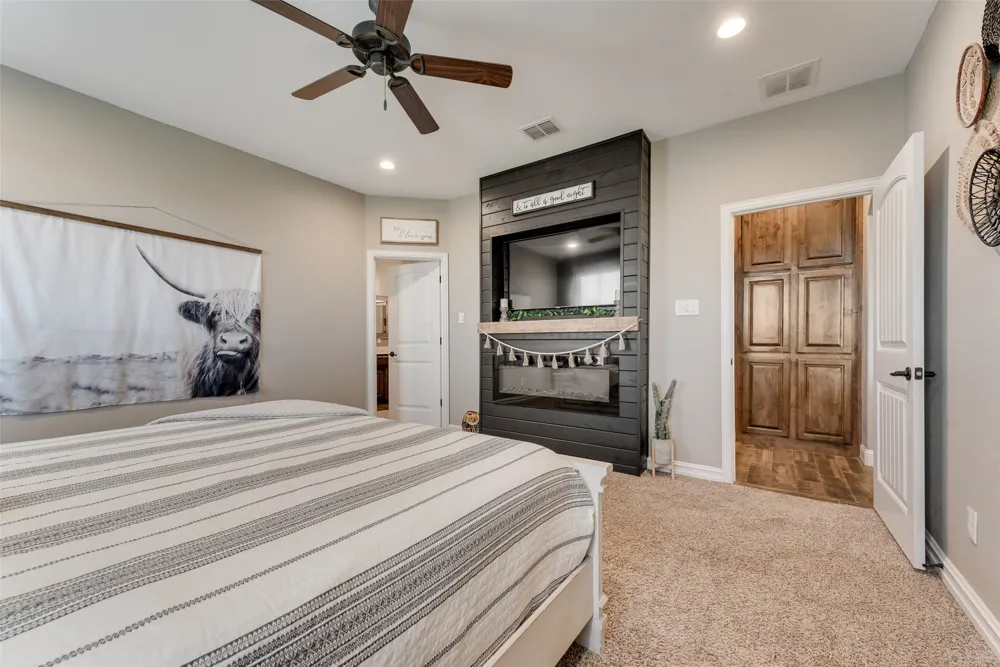 704 Carmen Ana Avenue Grandview, TX 76050