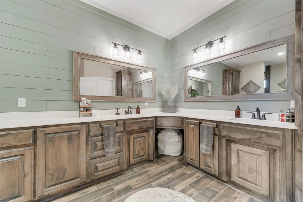 704 Carmen Ana Avenue Grandview, TX 76050