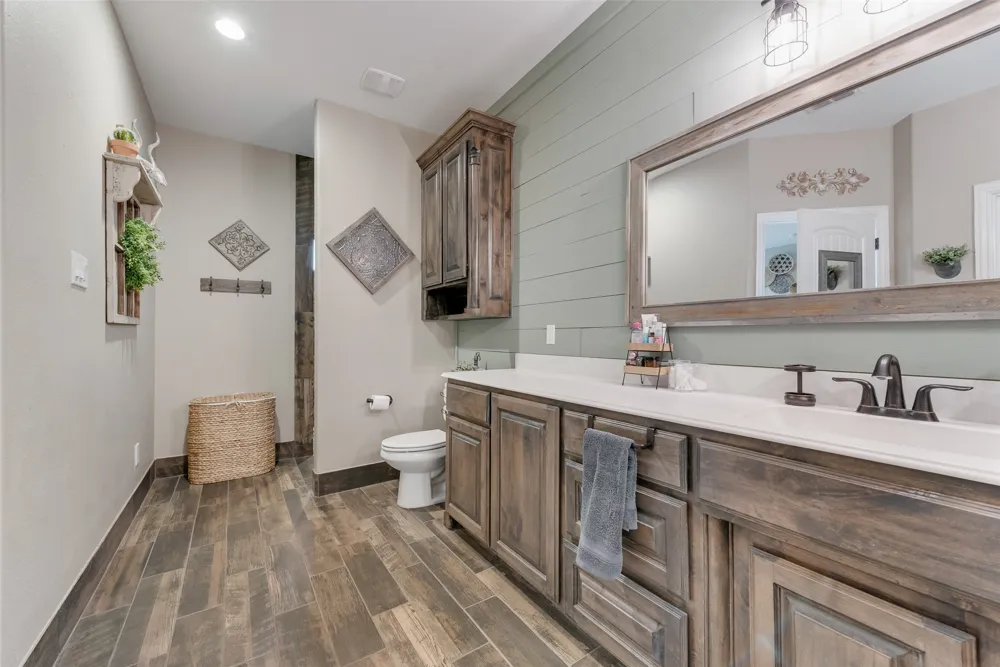 704 Carmen Ana Avenue Grandview, TX 76050