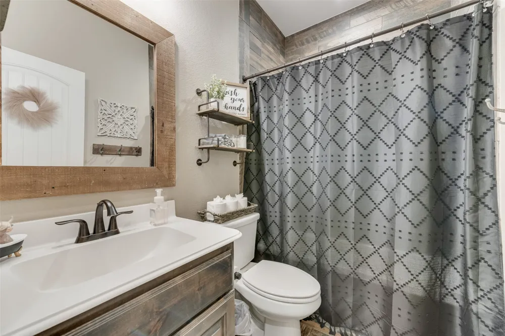 704 Carmen Ana Avenue Grandview, TX 76050