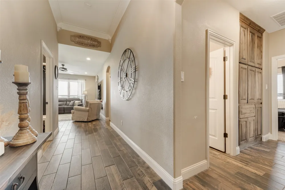 704 Carmen Ana Avenue Grandview, TX 76050