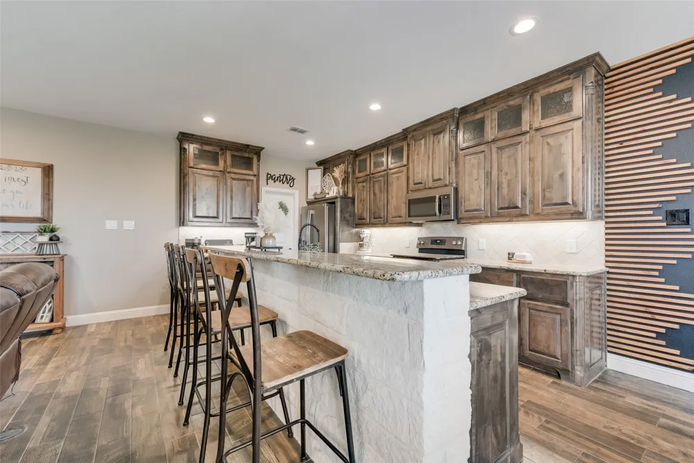 704 Carmen Ana Avenue Grandview, TX 76050