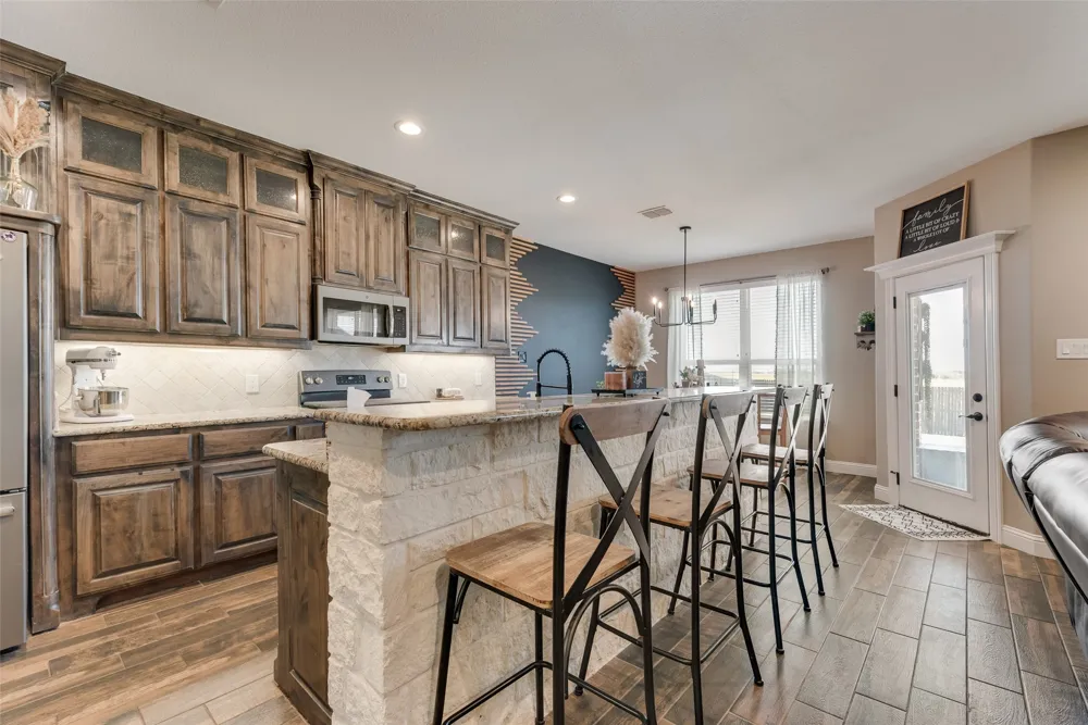 704 Carmen Ana Avenue Grandview, TX 76050