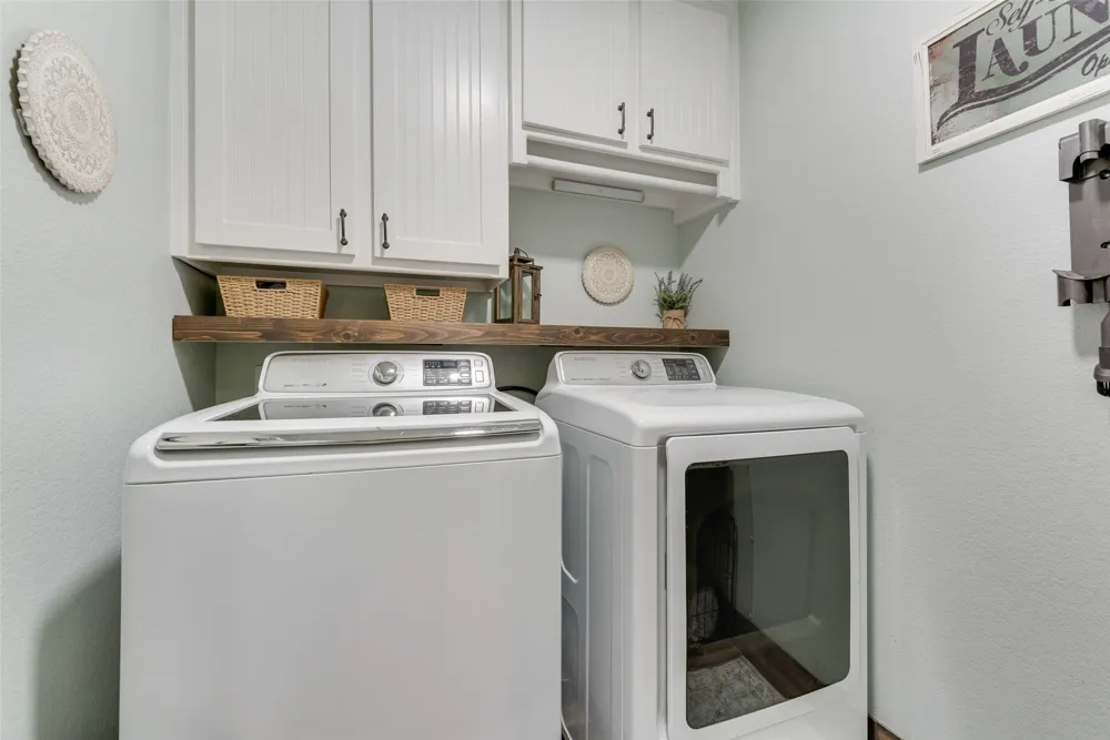 704 Carmen Ana Avenue Grandview, TX 76050