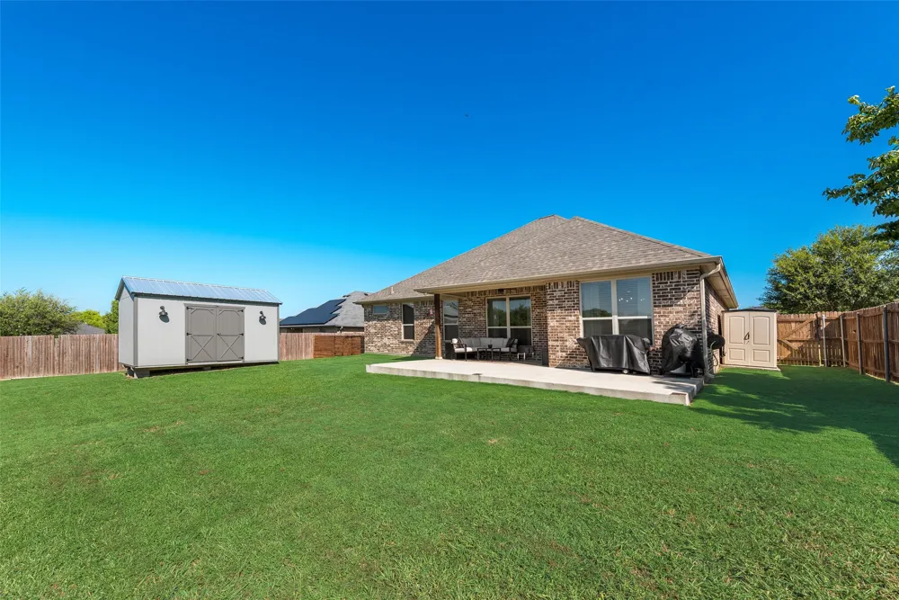 704 Carmen Ana Avenue Grandview, TX 76050