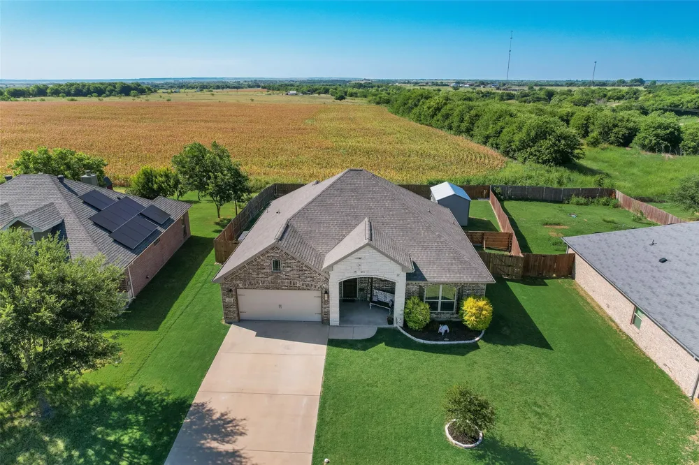 704 Carmen Ana Avenue Grandview, TX 76050