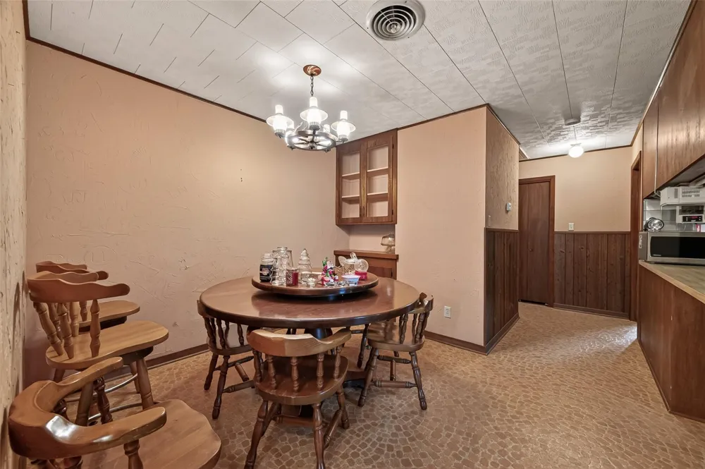 605 Julie Lane Highlands, TX 77562
