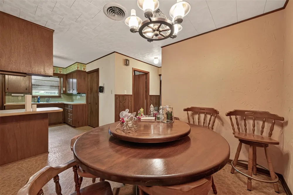 605 Julie Lane Highlands, TX 77562