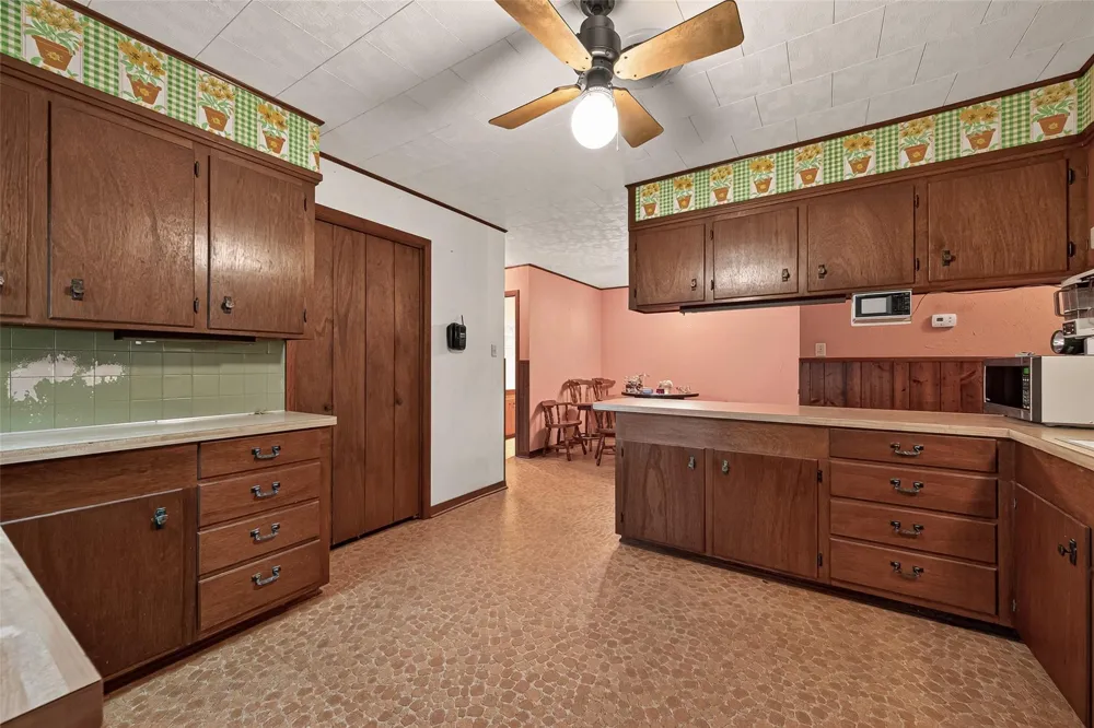 605 Julie Lane Highlands, TX 77562