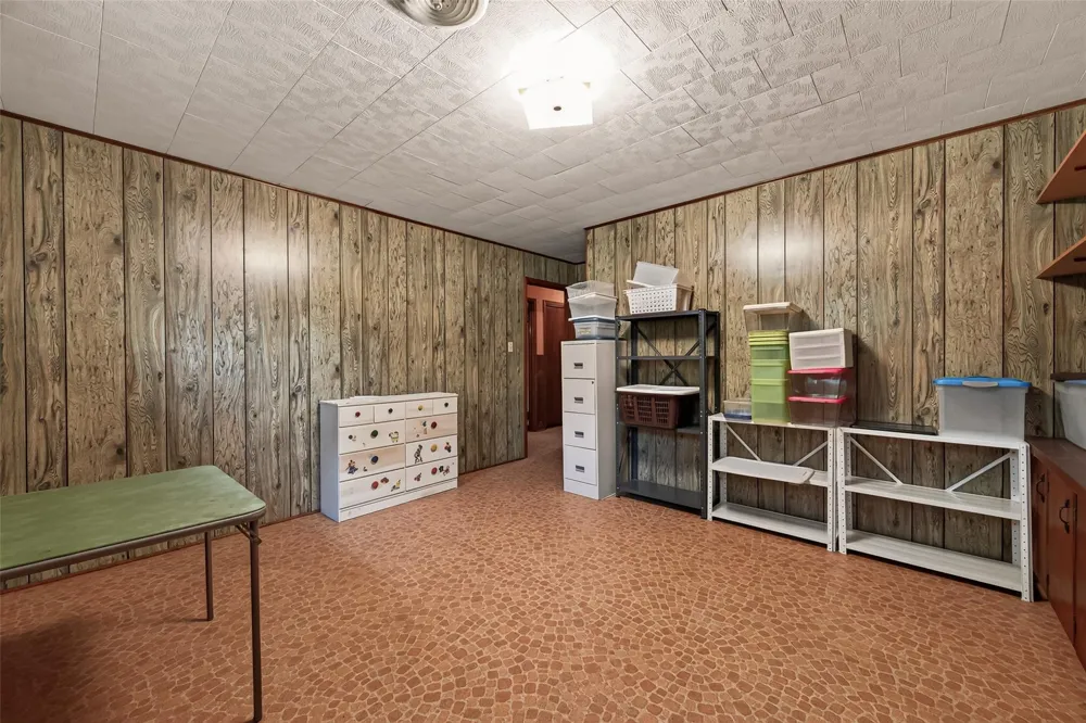 605 Julie Lane Highlands, TX 77562