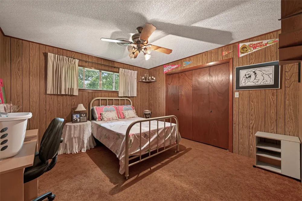 605 Julie Lane Highlands, TX 77562