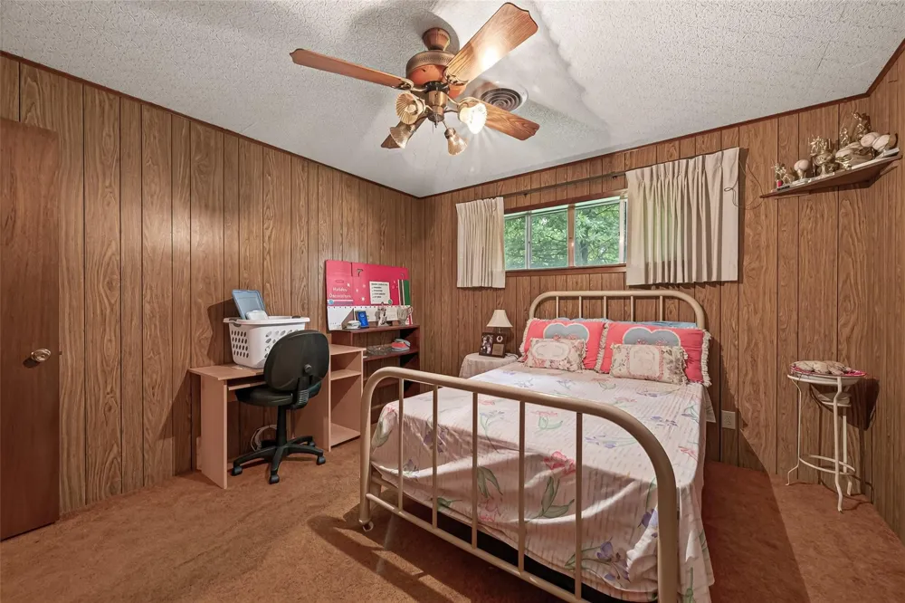 605 Julie Lane Highlands, TX 77562