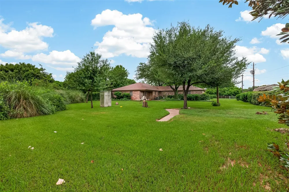 605 Julie Lane Highlands, TX 77562