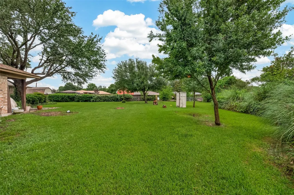 605 Julie Lane Highlands, TX 77562