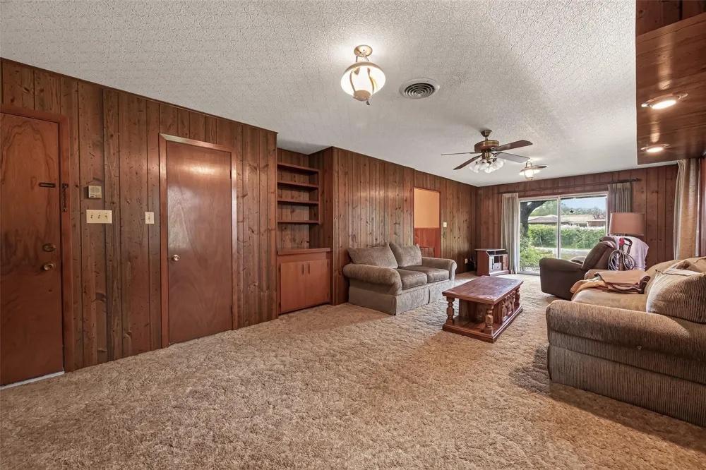 605 Julie Lane Highlands, TX 77562