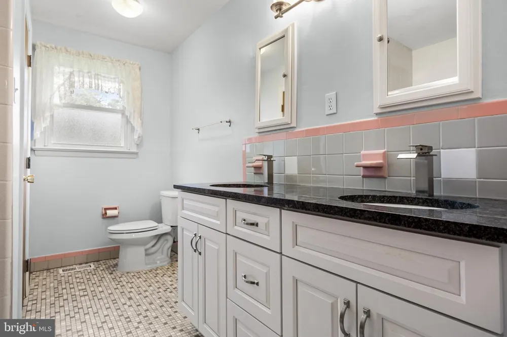 416 HOOTEN PLACE Moorestown, NJ 08057