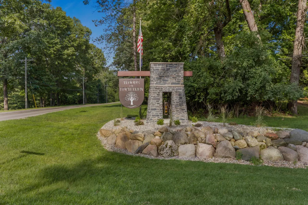 1222 Lochaven Circle Hillsdale, MI 49242