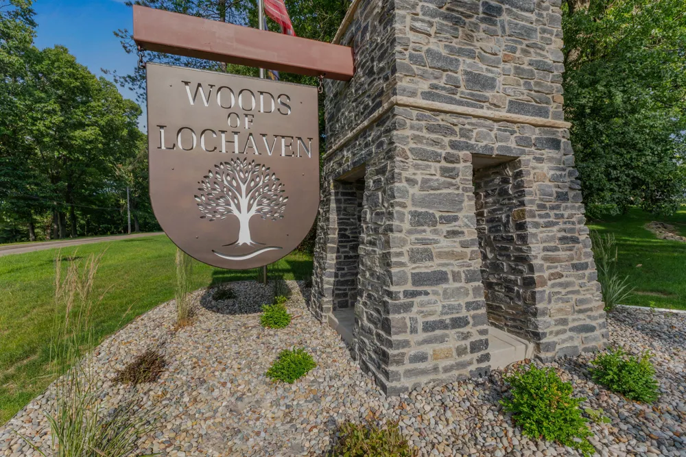 1222 Lochaven Circle Hillsdale, MI 49242
