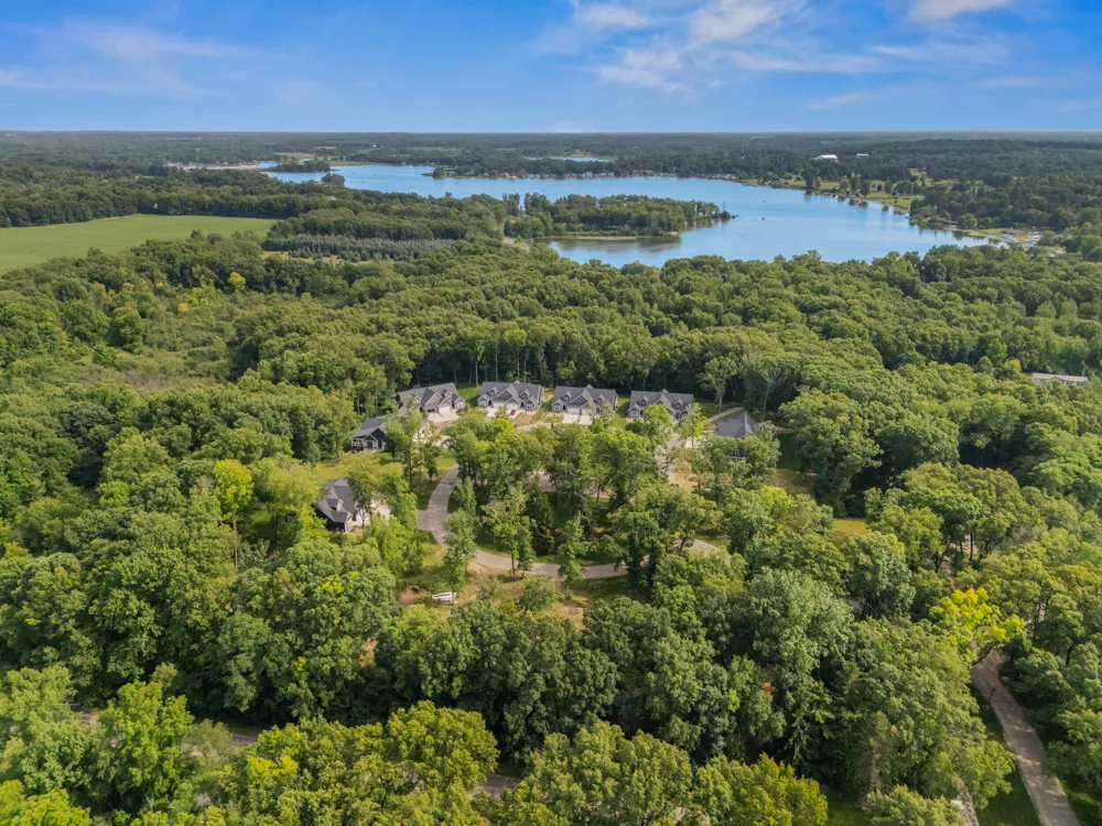 1222 Lochaven Circle Hillsdale, MI 49242