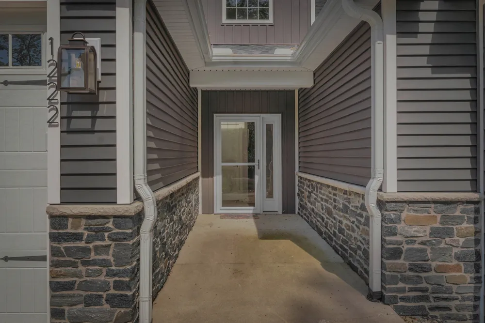 1222 Lochaven Circle Hillsdale, MI 49242